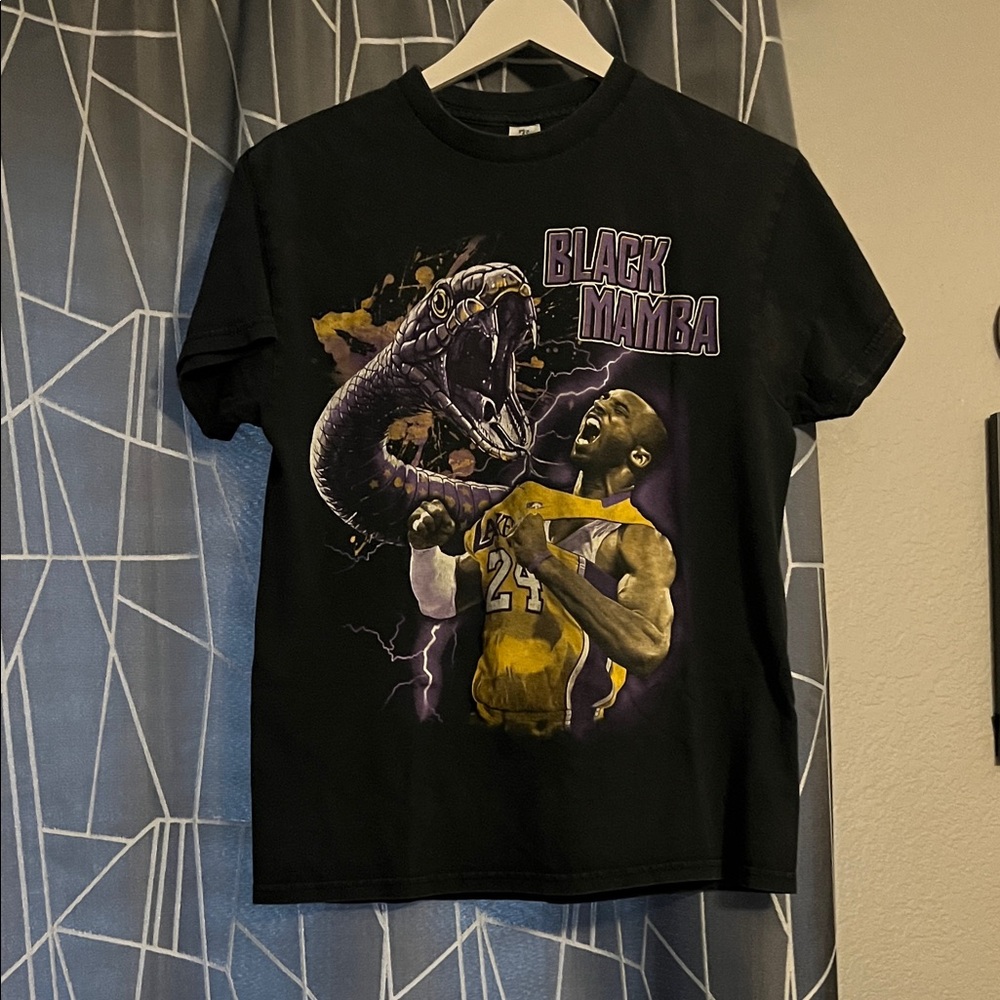 Black Mamba Graphic T-Shirt - Black